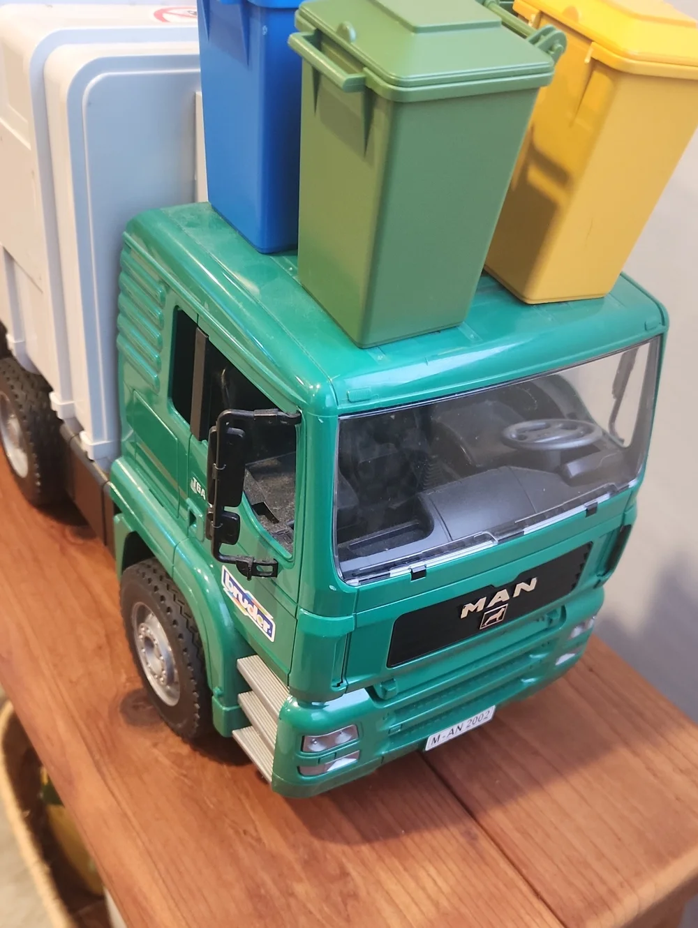 Vintage Bruder Recycle Garbage Truck BRU02764 MAN TGA Rearloading 5 Cans Dumpste
